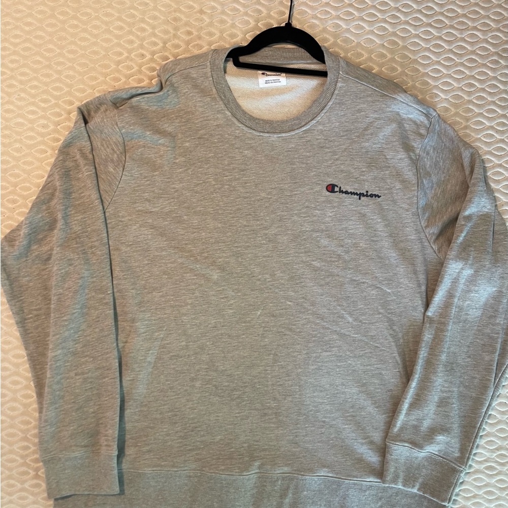 Champion Crewneck - very good condition worn a handful of times.